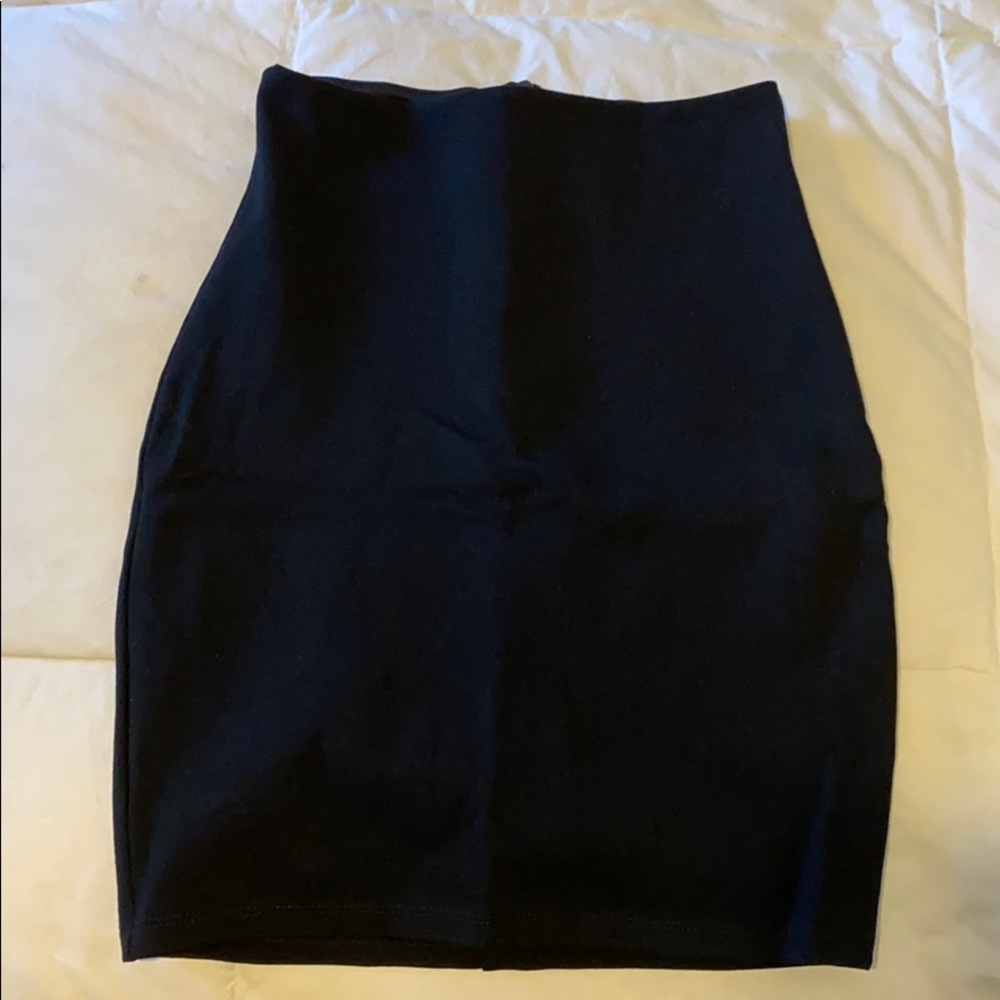Lulus Black fitted skirt